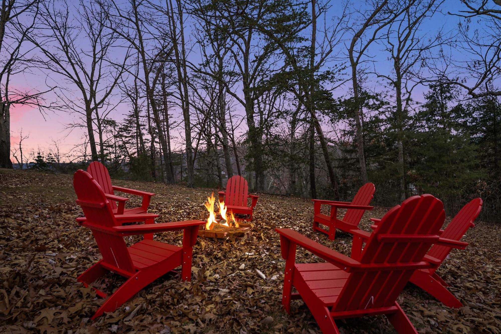 Large Cabin W Hot Tub, Fire Pit, Wifi, & Huge Yard Villa Berkeley Springs Exterior photo