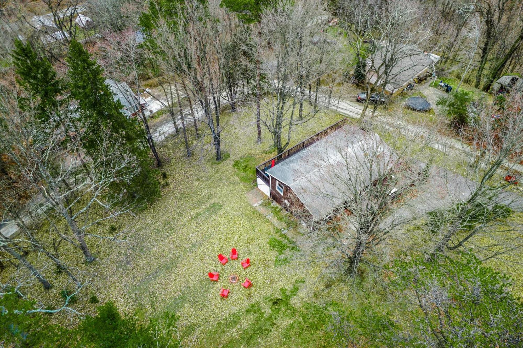 Large Cabin W Hot Tub, Fire Pit, Wifi, & Huge Yard Villa Berkeley Springs Exterior photo